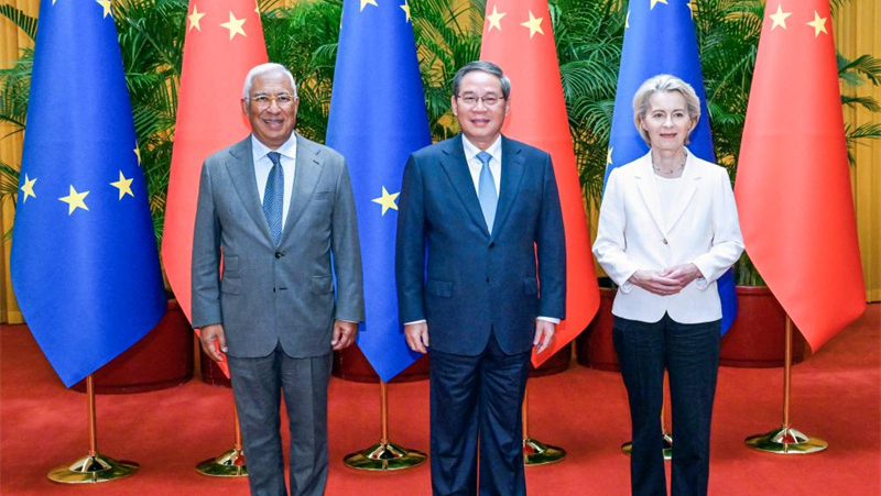 Coopera??o deve ser t?nica das rela??es China-UE, diz premiê chinês N?o importa como o cenário internacional evolua, a coopera??o deve ser a t?nica e a parceria deve ser a defini??o correta das rela??es China-Uni?o Europeia (UE), afirmou nesta quinta-feira o primeiro-ministro chinês, Li Qiang.